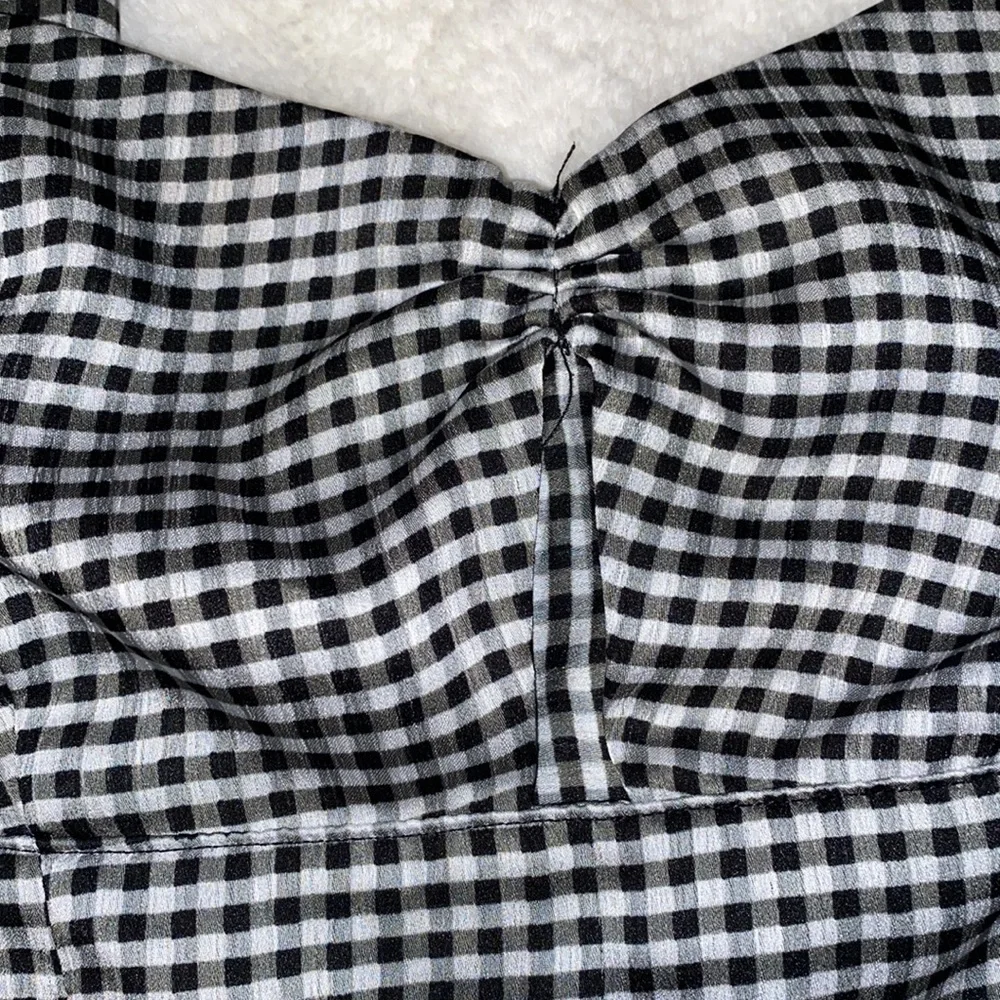 crop top - Picture 3 of 6